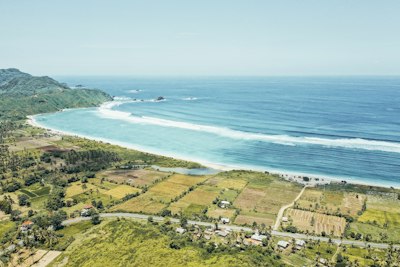 aerial photography of seashore during daytime