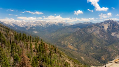 A view of the mountains from a high point of view