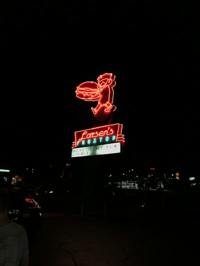 Larsen's Fastop signage