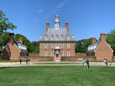 brown bricked building